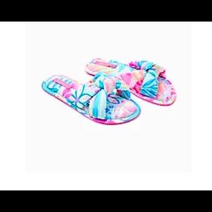 Beautiful Lily Pulitzer slipper/pool shoe in pink sheer bag.  Sea Glass Aqua.